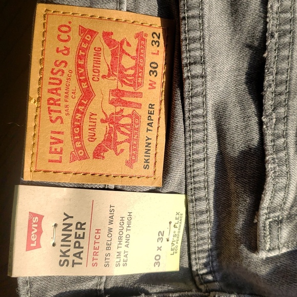 Mens Levi's 30 x 32 - Picture 8 of 9